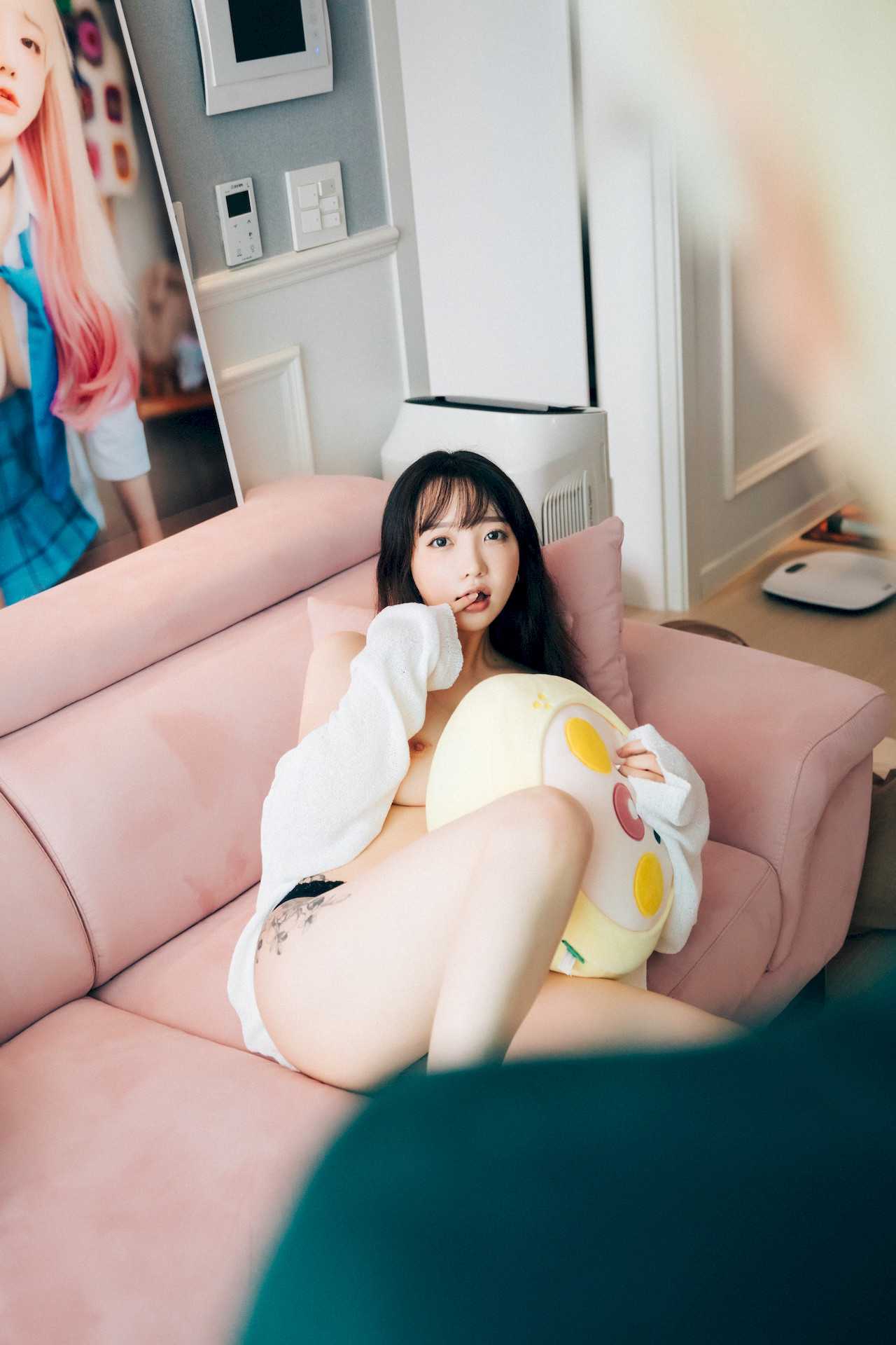 47987