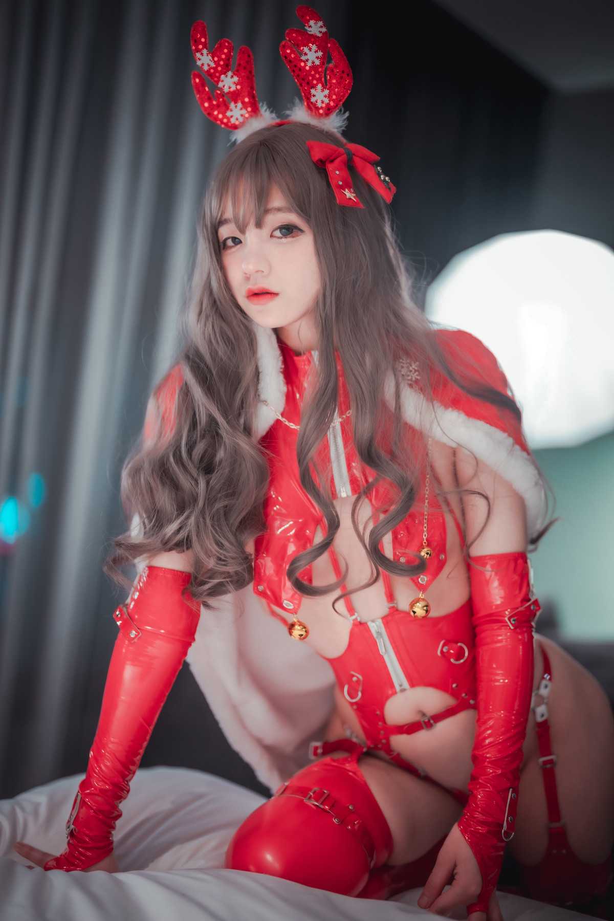 69889
