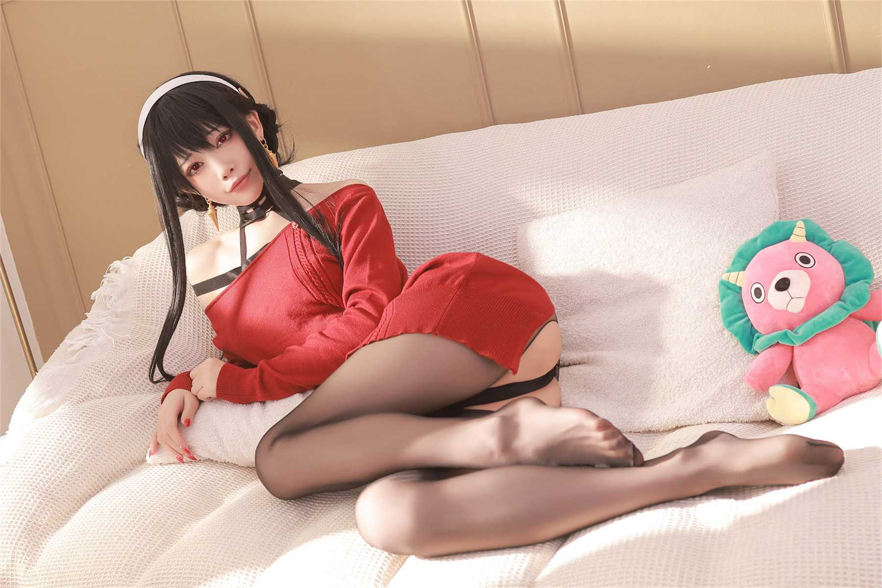 73701
