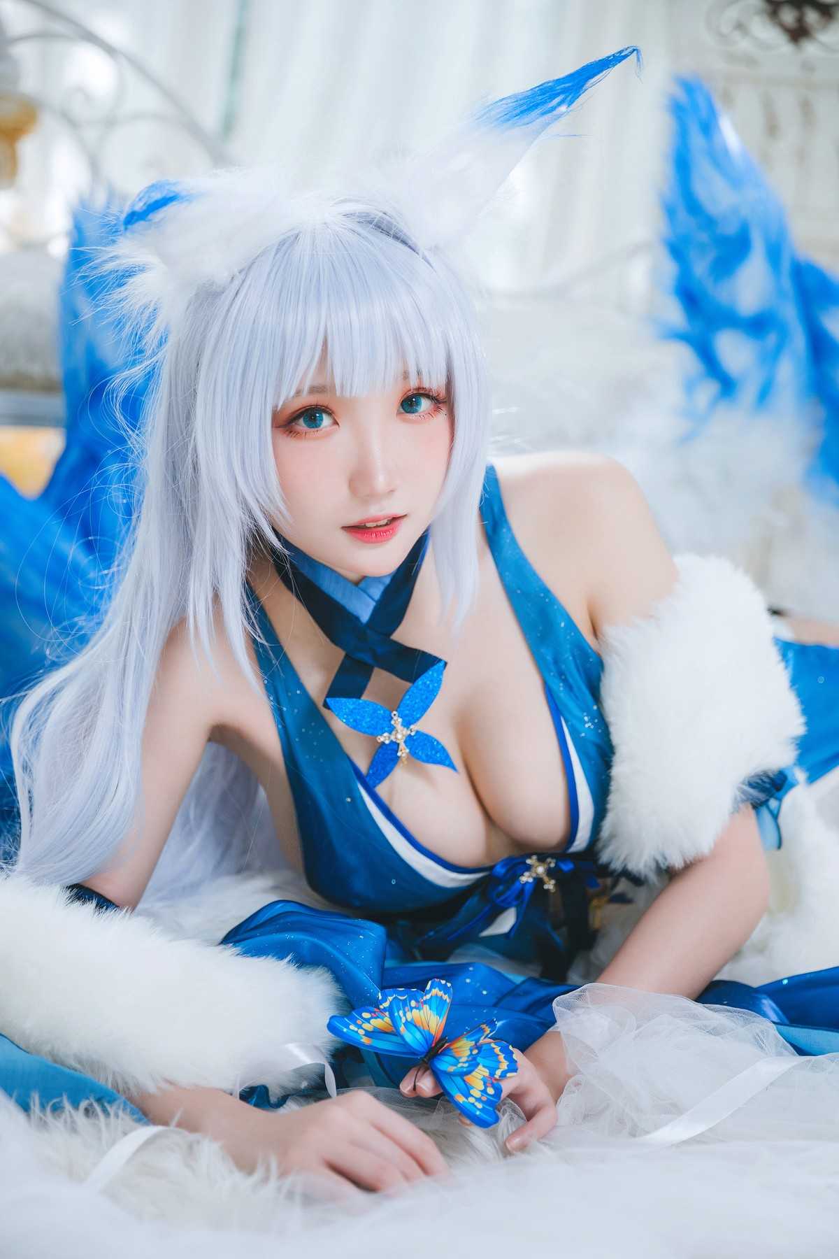 37702