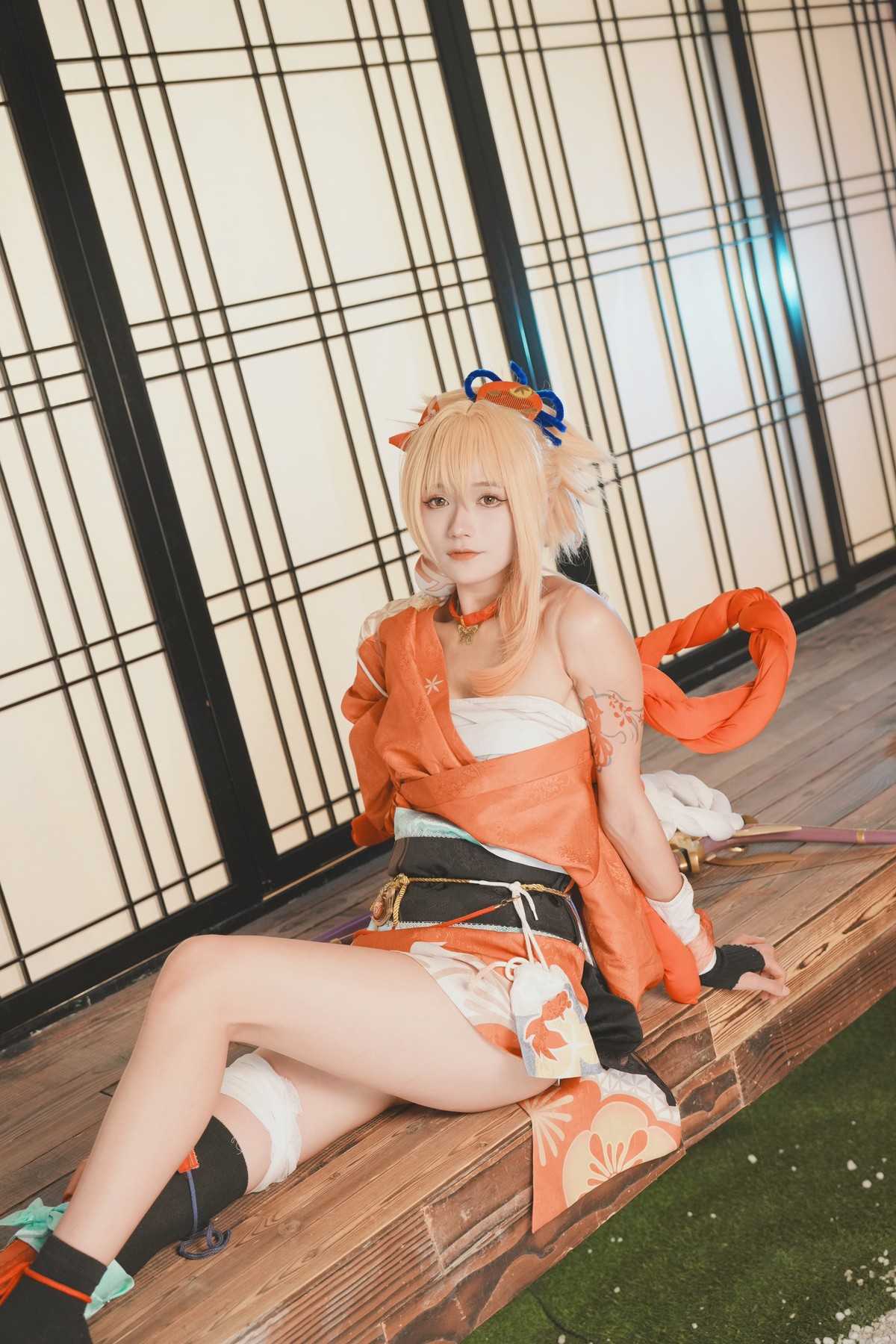 37045