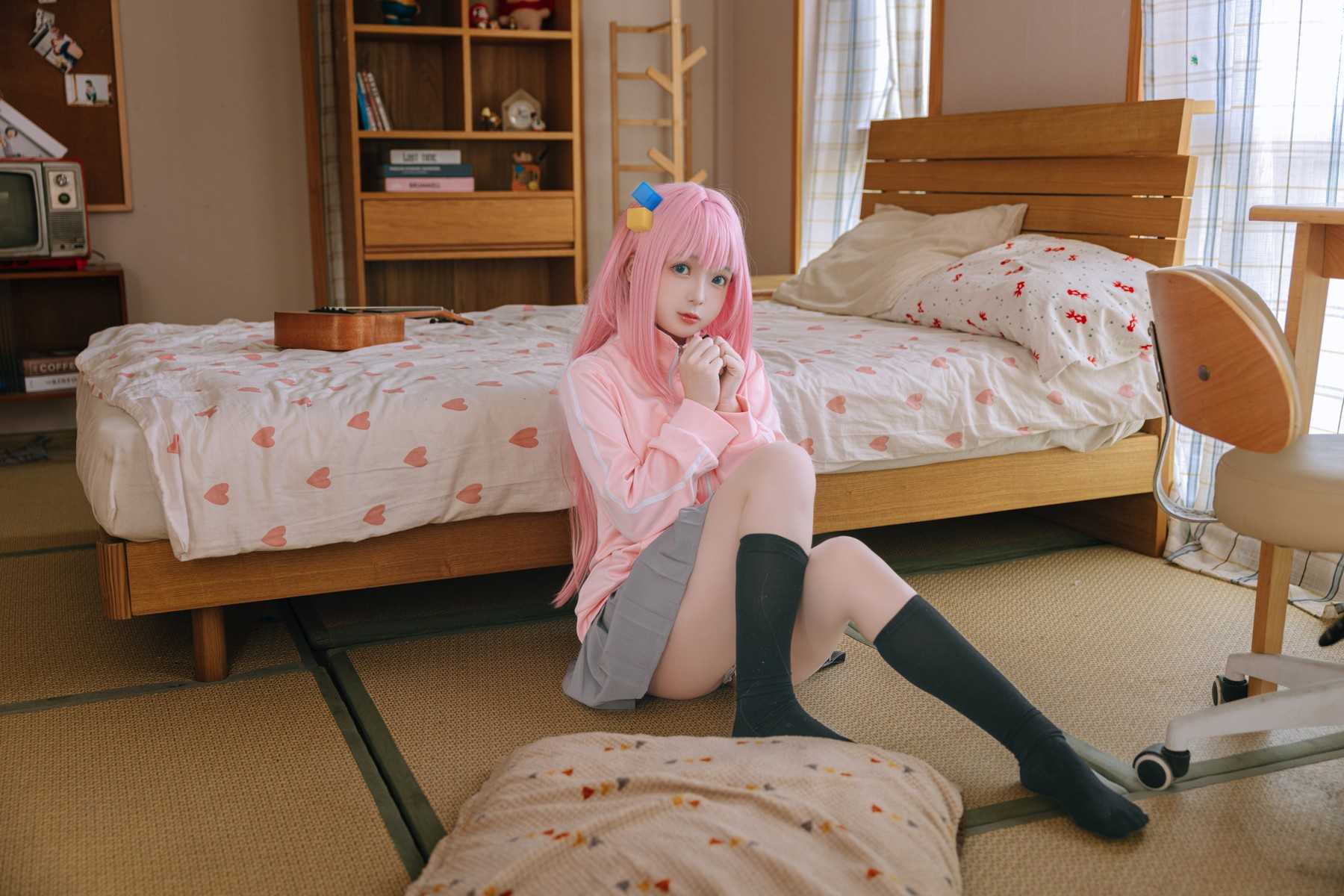 34810