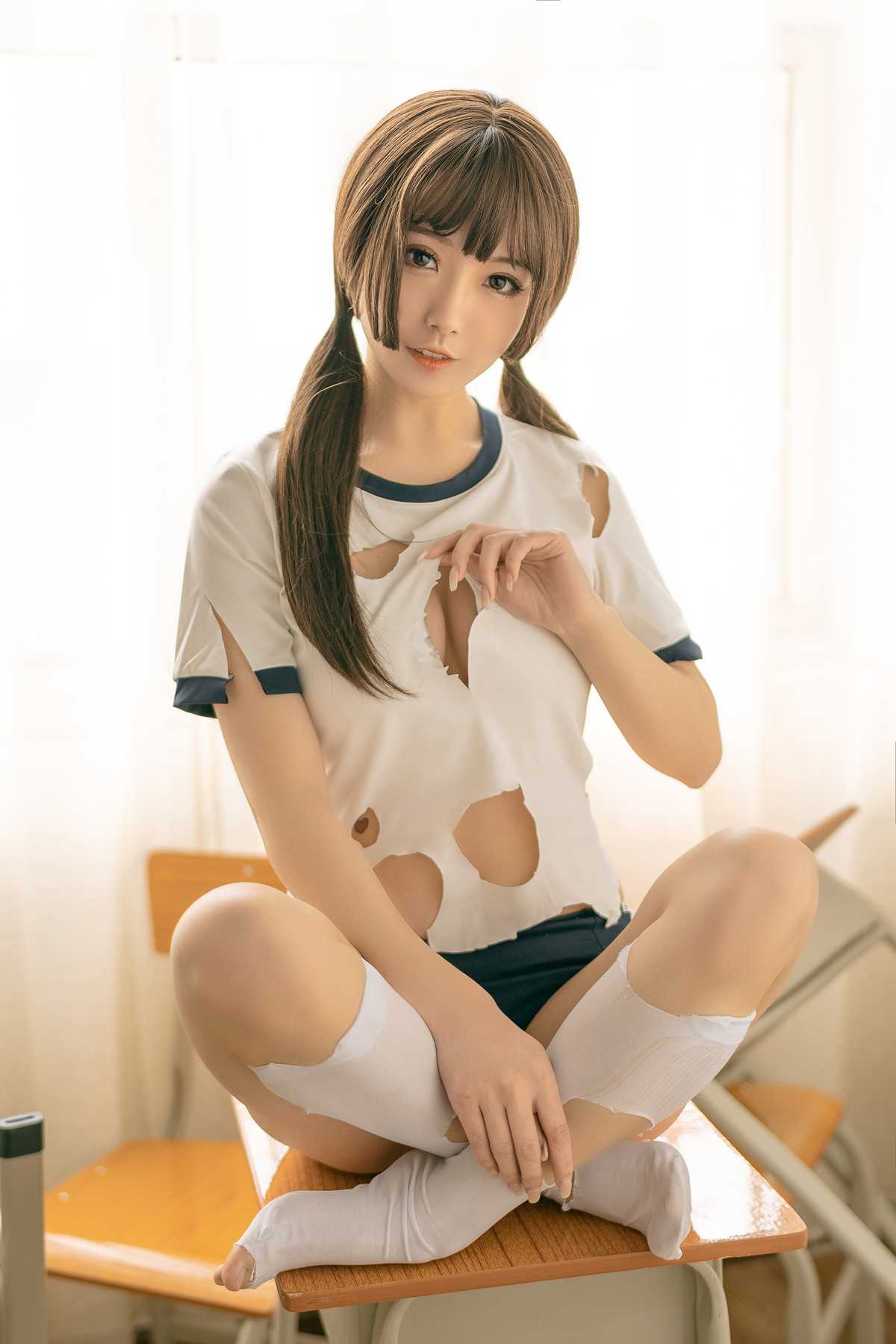 101779