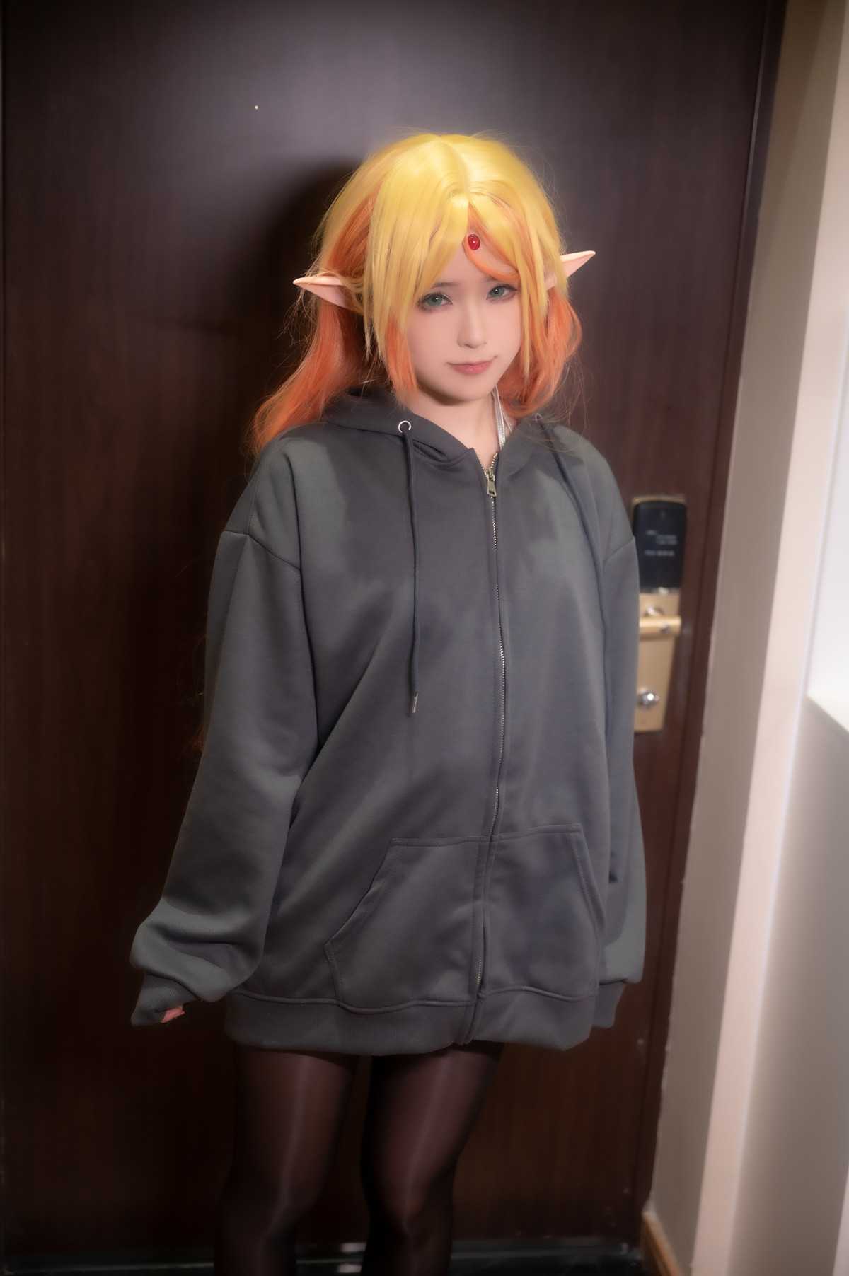 58487
