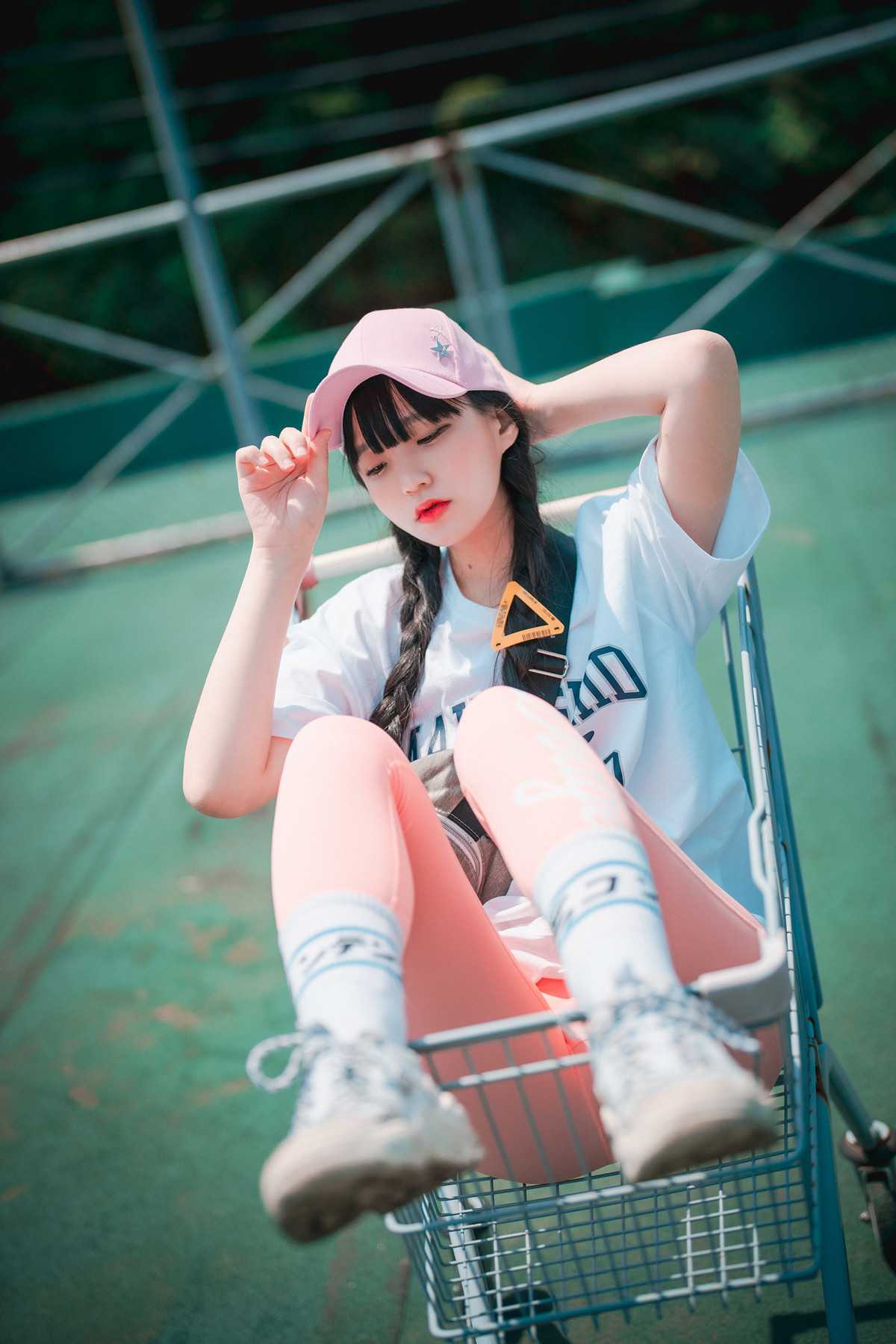 126162